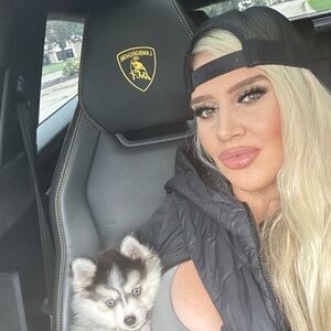 Meet your Posher, Rebecca